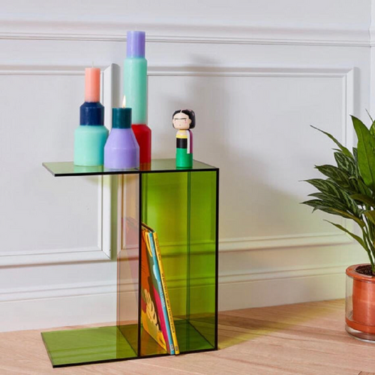 SHELF DETAIL LUCITE COFFEE TABLE - bynuraybirtane