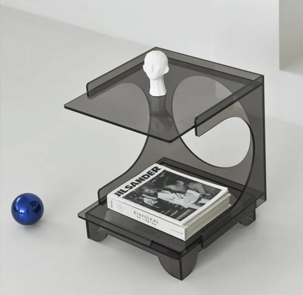 Acrylic side table - bynuraybirtane