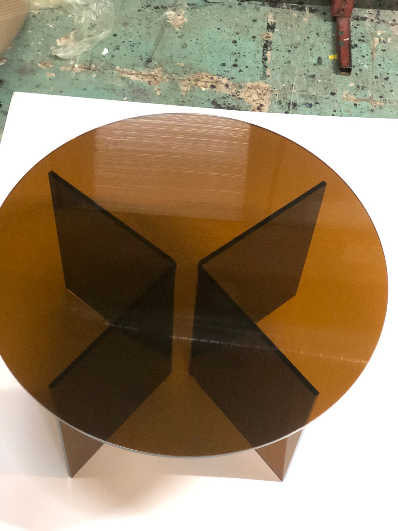 Acrylic Round Coffee Table - bynuraybirtane