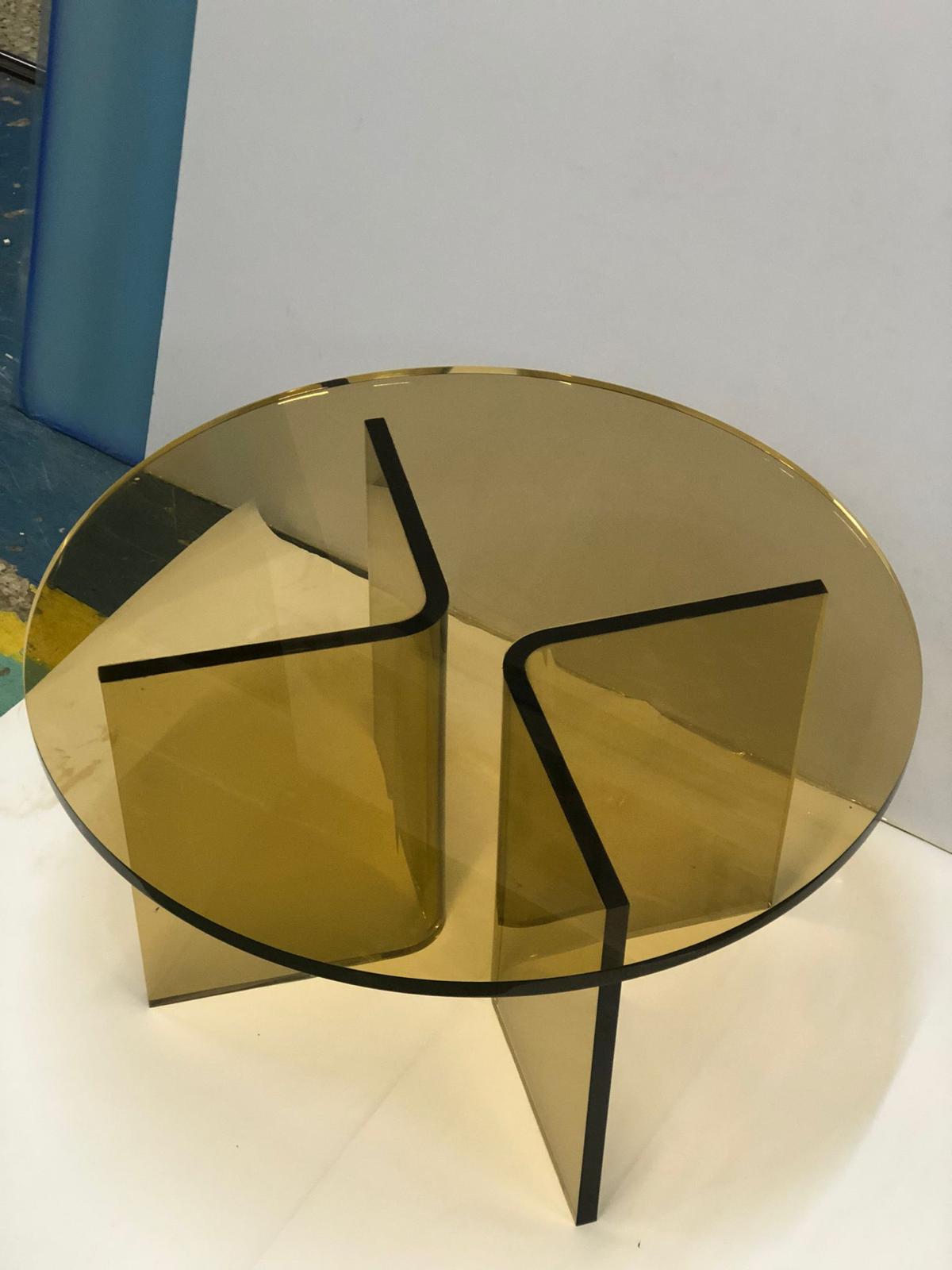 Oil Amber Color Acrylic Round Coffee Table - bynuraybirtane