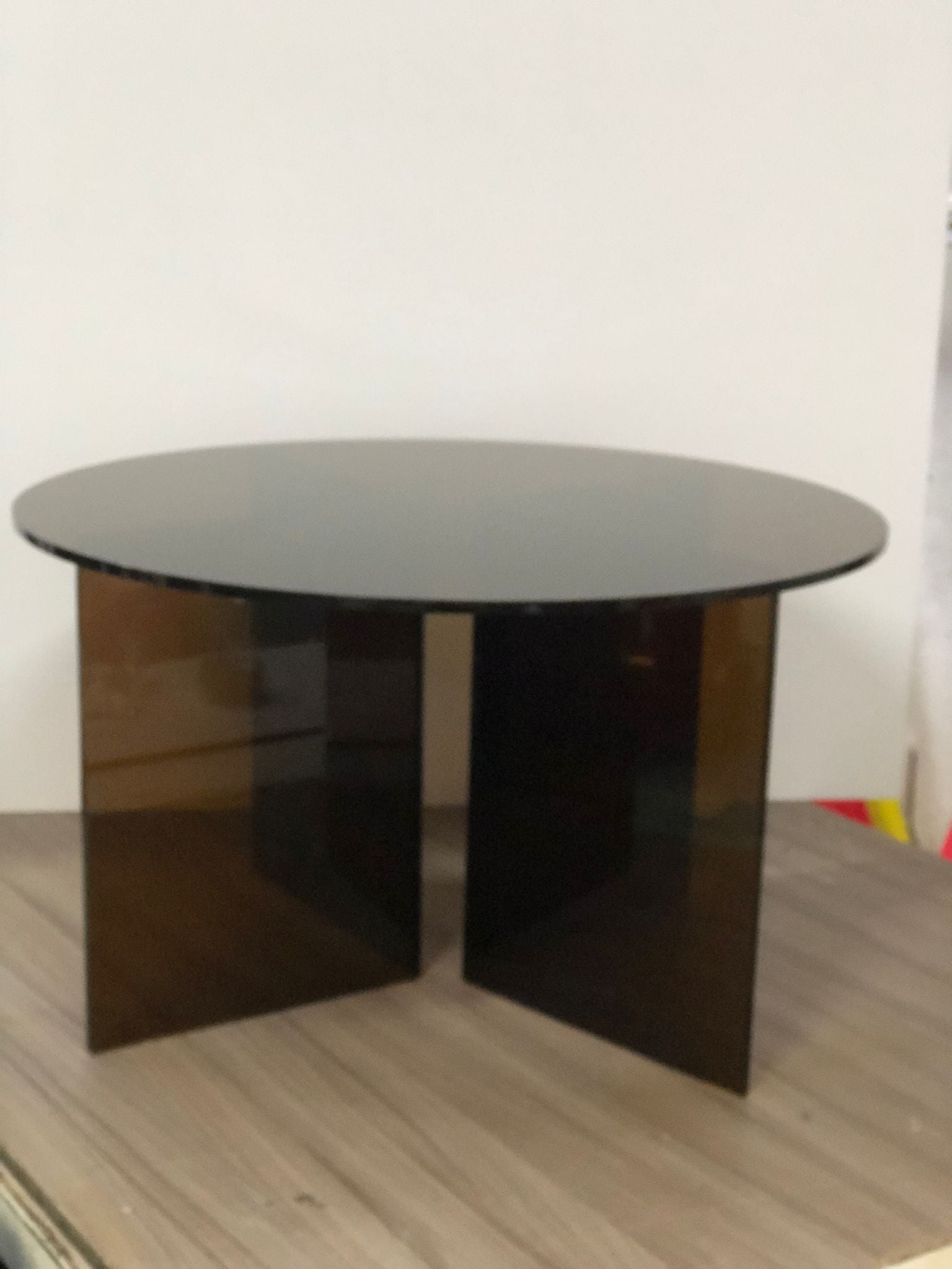 Acrylic Round Coffee Table - bynuraybirtane