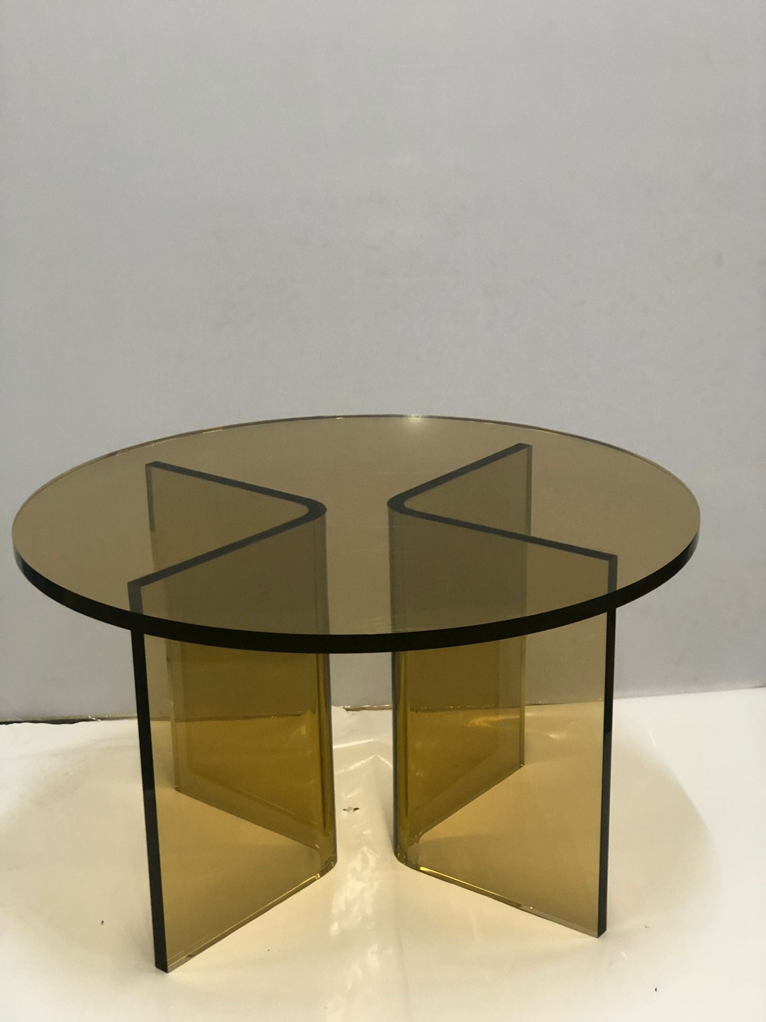 Oil Amber Color Acrylic Round Coffee Table