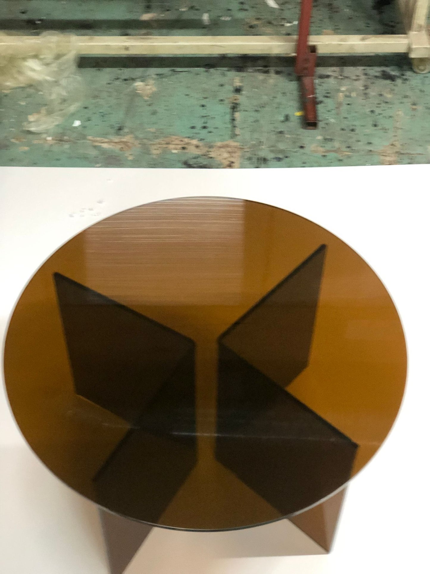 Acrylic Round Coffee Table - bynuraybirtane