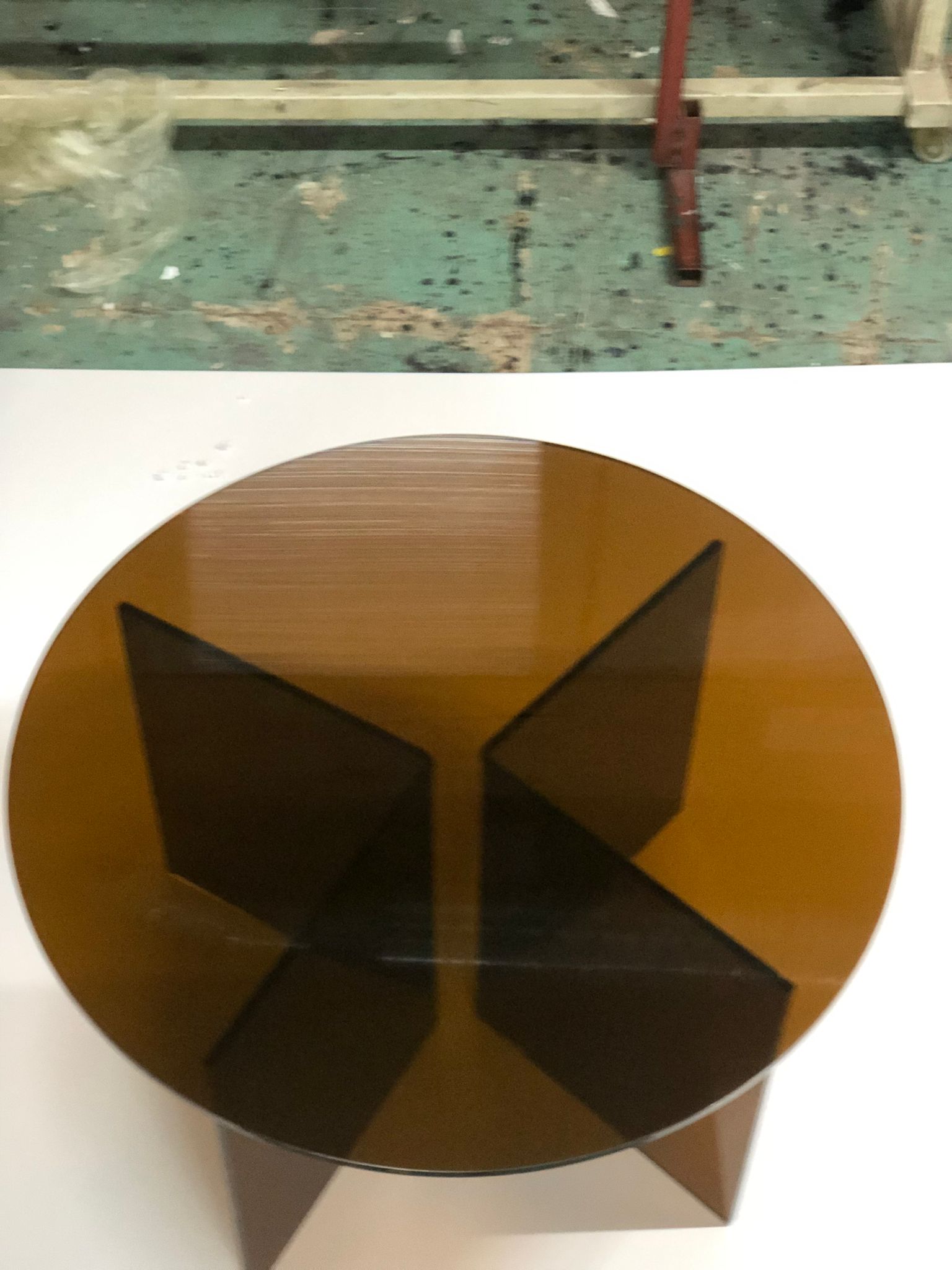 Acrylic Round Coffee Table - bynuraybirtane