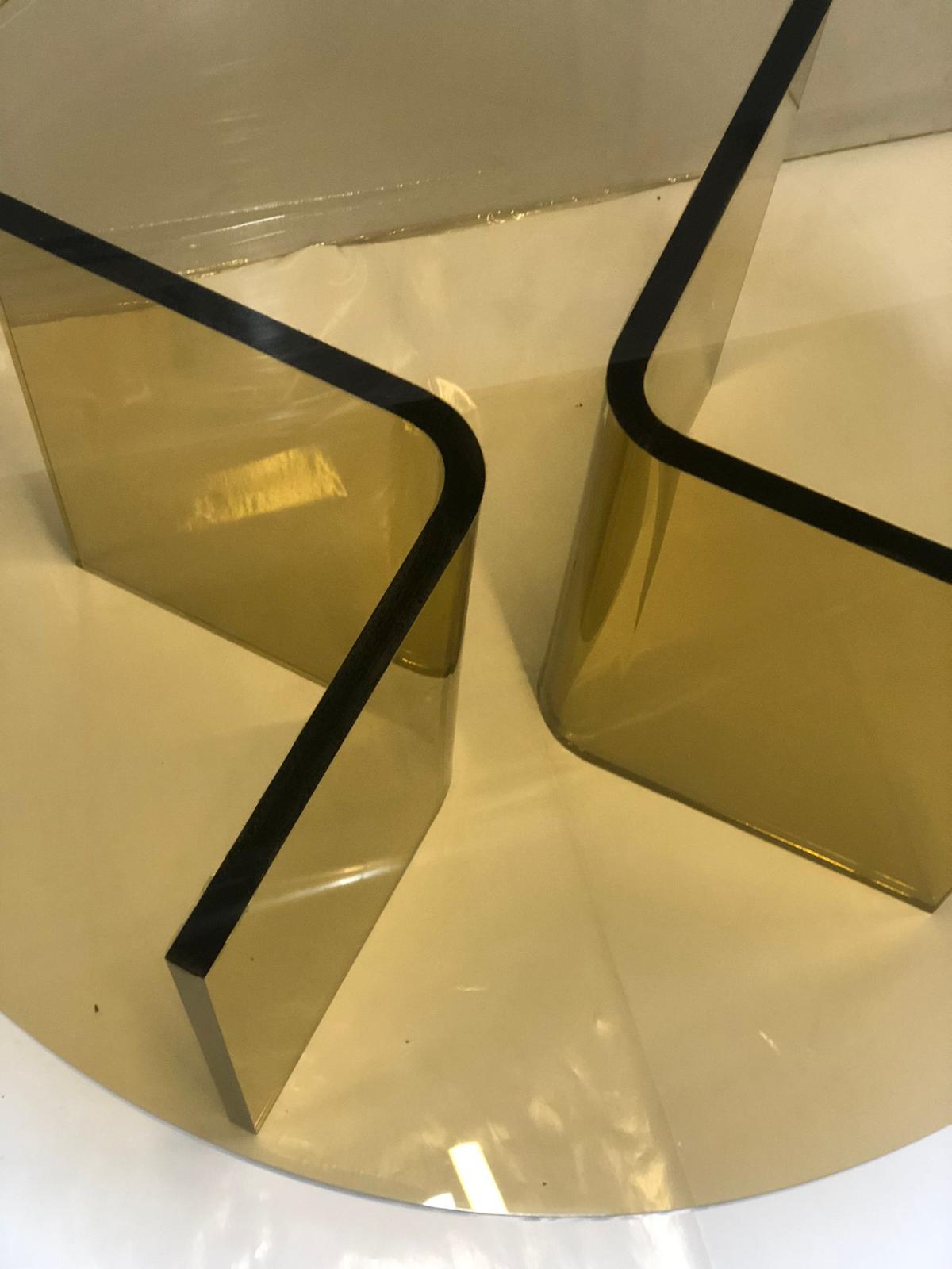 Oil Amber Color Acrylic Round Coffee Table - bynuraybirtane