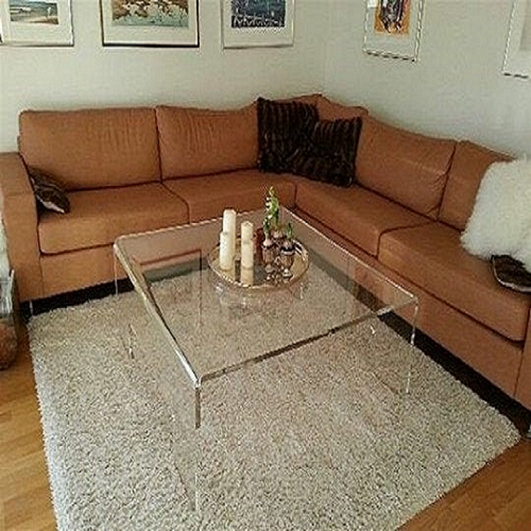 CLEAR ACRYLIC COFFEE TABLE - bynuraybirtane