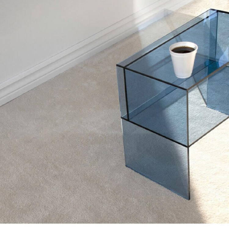 SHELF DETAIL LUCITE COFFEE TABLE - bynuraybirtane